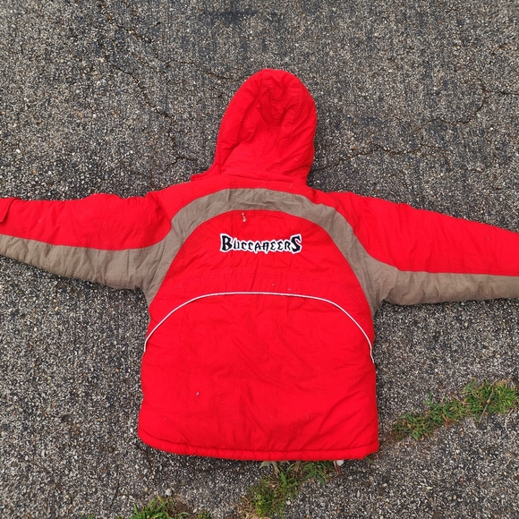 Boys Tampa Bay Bucaneers coat - Picture 2 of 3
